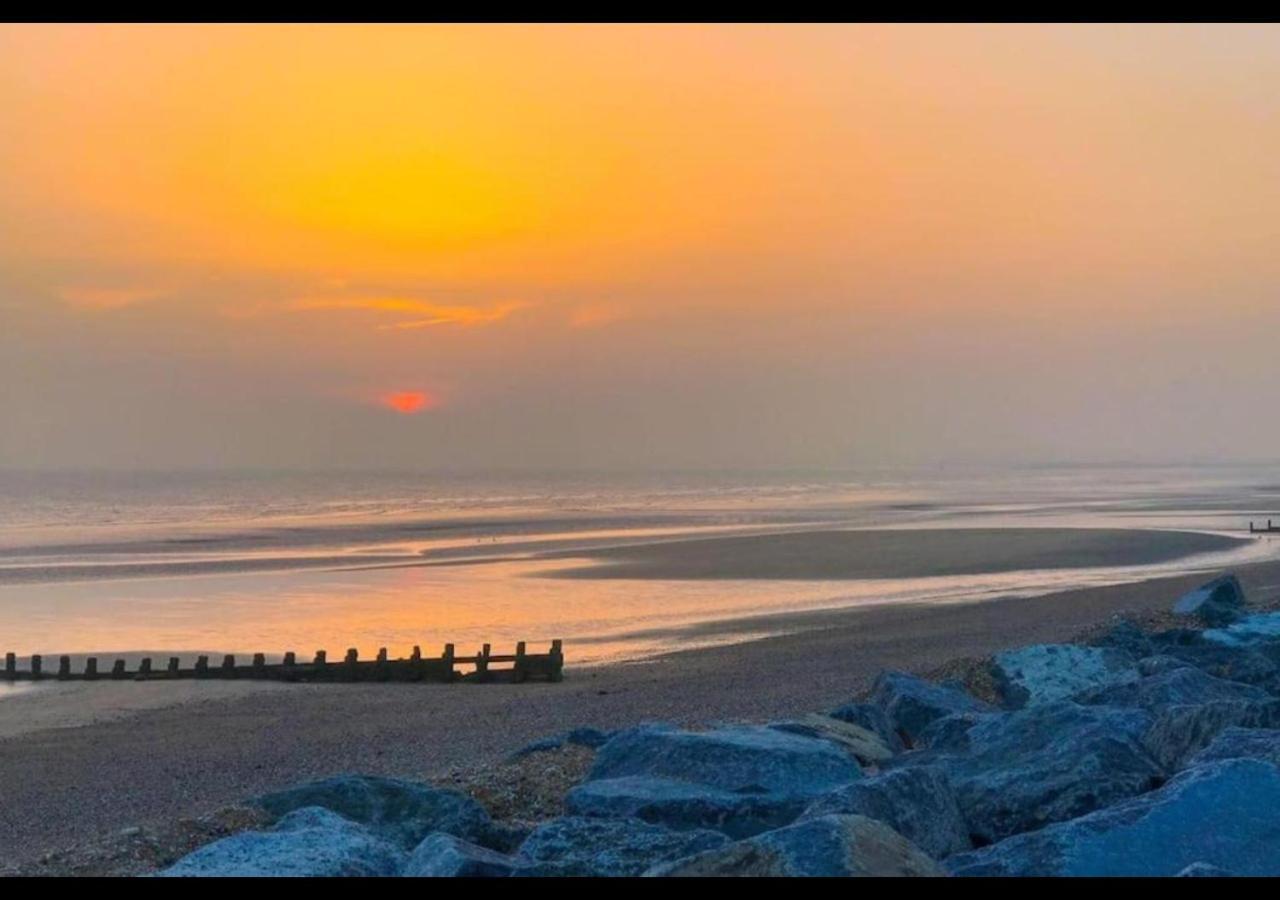 Mp676 Parkdean Camber Sands Экстерьер фото